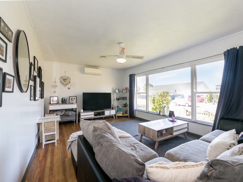 18 Wynyard Crescent, Tamatea, Napier - Carousel 2