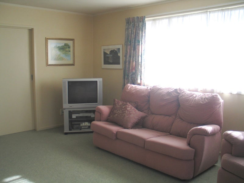 12 Serwayne Place, Sunnyvale, Auckland - Carousel 2