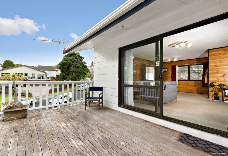 5 Melia Grove, Goodwood Heights, Auckland - Carousel 2