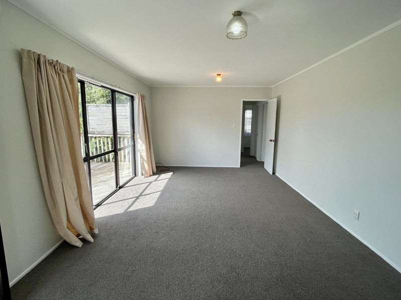 2/107 Lake Road, Northcote, Auckland - Carousel 2