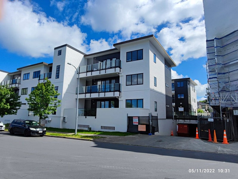10/130 Stancombe Road, Flat Bush, Auckland - Carousel 2