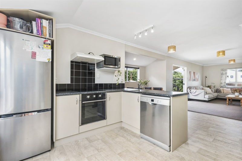 4 Storey Avenue, Beerescourt, Hamilton - Carousel 2