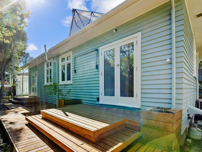 2/23 Fifield Terrace, Waltham, Christchurch - Carousel 1