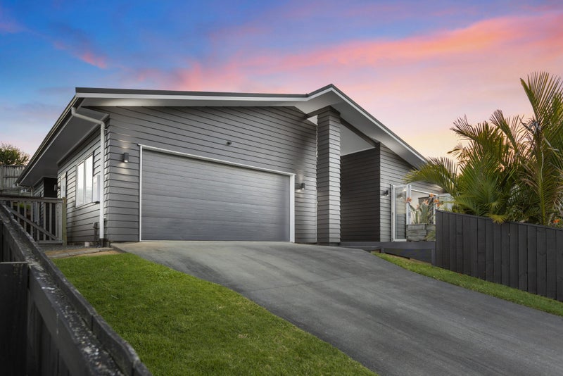 19 Merlot Drive, Pyes Pa, Tauranga - Carousel 2