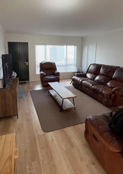 3 Waihanga Way, Bucklands Beach, Auckland - Carousel 2