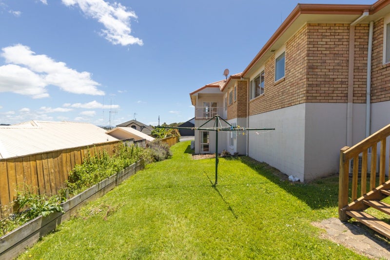 3 Tironui Terrace, Western Heights, Hamilton - Carousel 1
