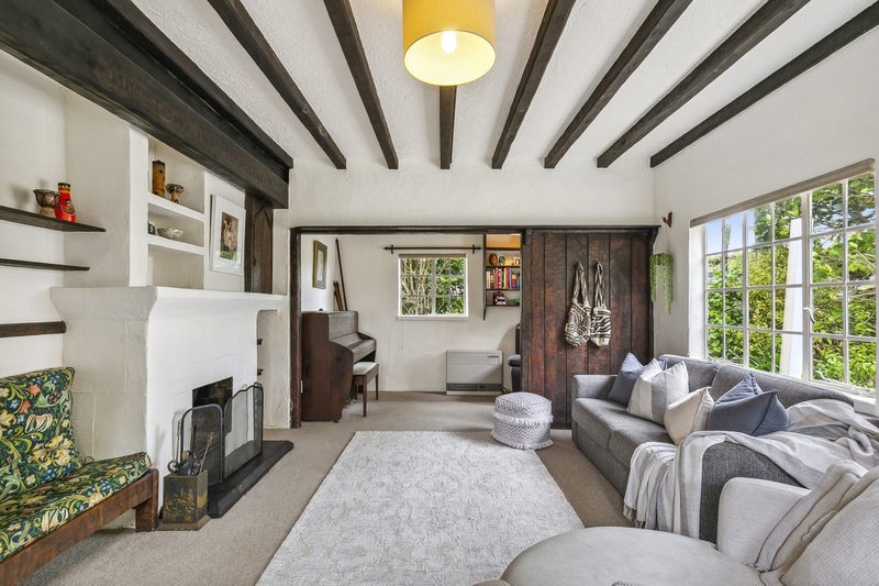 42 Nicholson Road, Khandallah, Wellington - Carousel 1