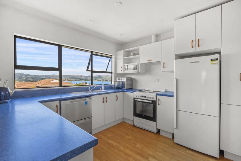 3 Tregony Place, Camborne, Porirua - Carousel 2