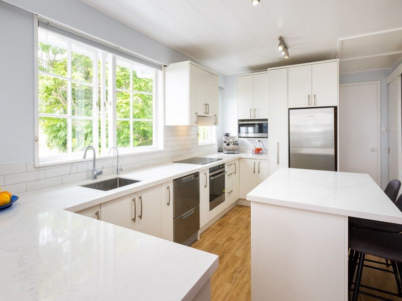 6 Randall Place, Hospital Hill, Napier - Carousel 2