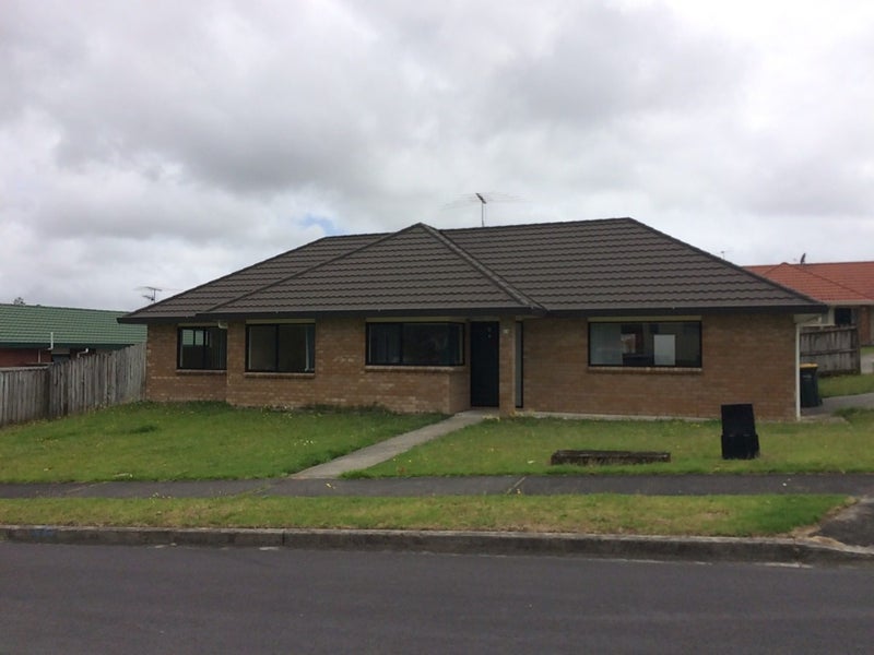 5/4 Crewe Close, Albany, Auckland - Carousel 1