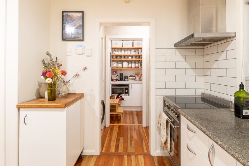 7 Nicholson Street, Mayfair, Hastings - Carousel 2