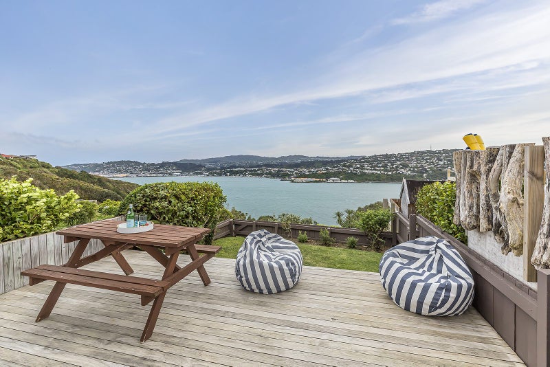 131 Akaroa Drive, Maupuia, Wellington - Carousel 2