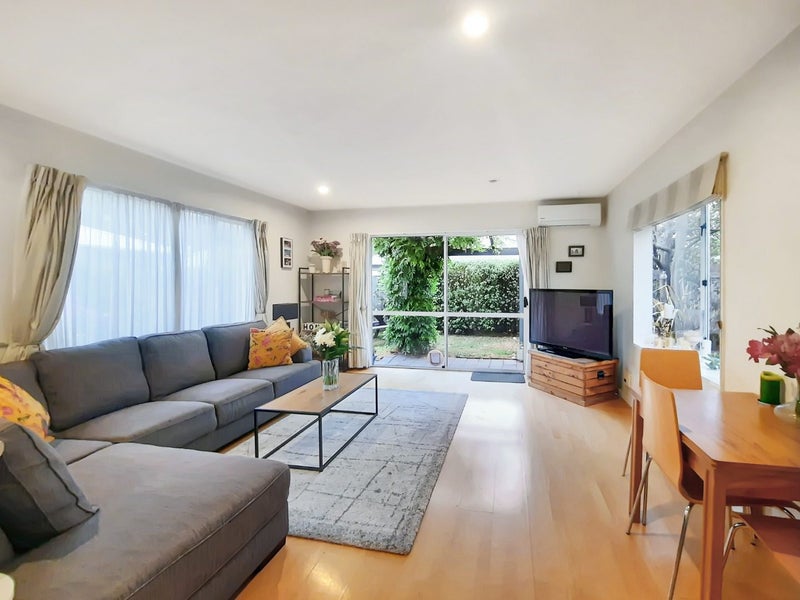 24 Coles Place, St Albans, Christchurch - Carousel 2