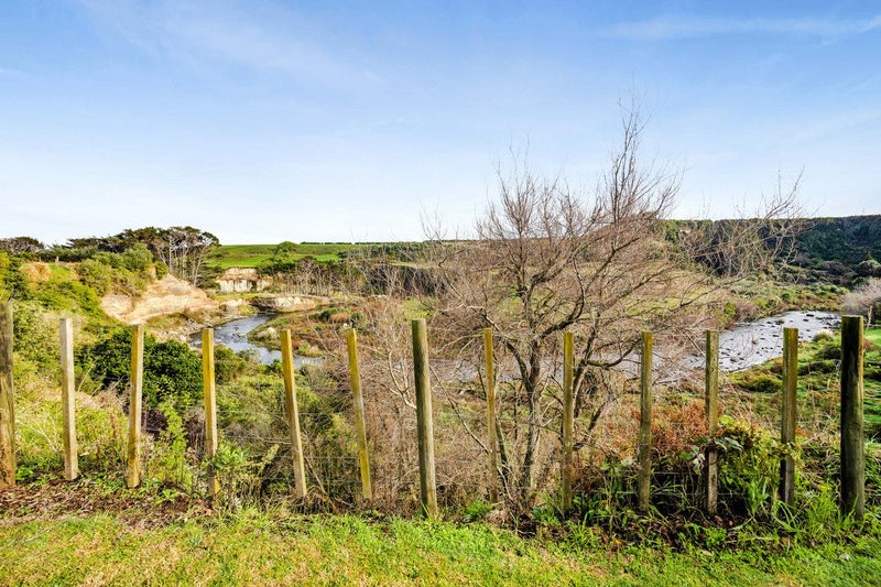 14 Ohawe Terrace, Ohawe, Hawera - Carousel 22