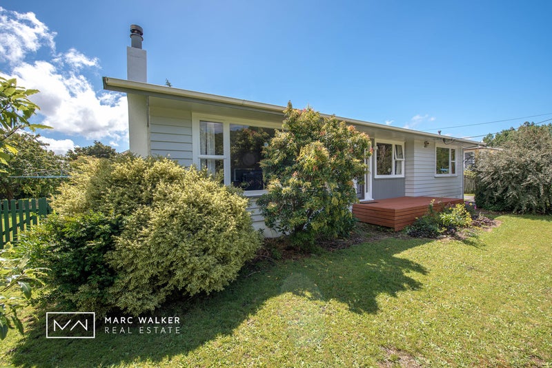 11 Molloys Road, Te Marua, Upper Hutt - Carousel 1