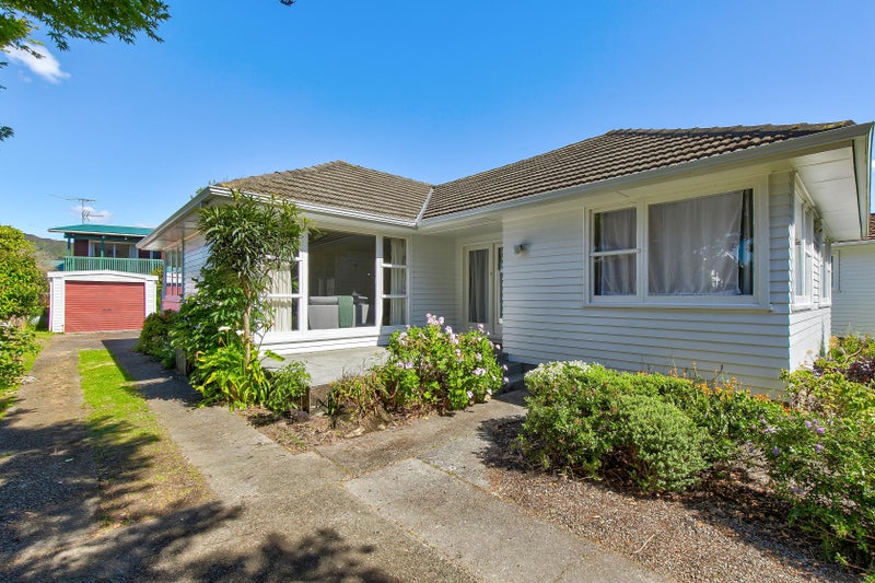 4 Chesney Street, Avalon, Lower Hutt - Carousel 1