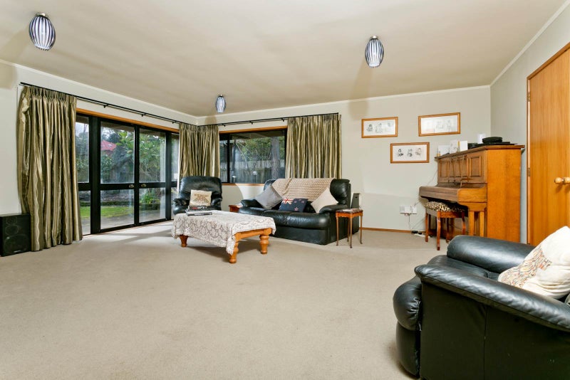 3 Rosemary Avenue, Forrest Hill, Auckland - Carousel 1