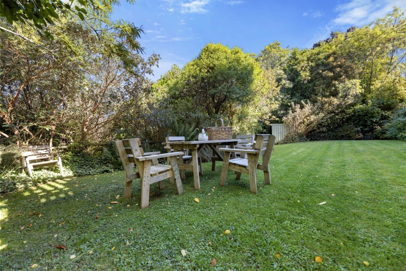 12 Pioneer Crescent, Helensburgh, Dunedin - Carousel 32