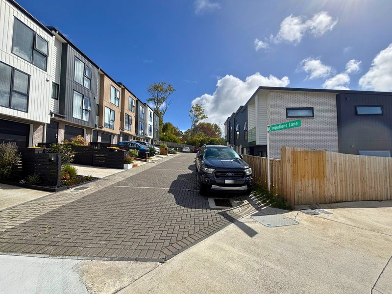 6 Impatiens Lane, Massey, Auckland - Carousel 2