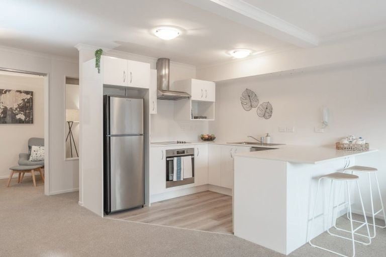 83H Hill Street, Thorndon, Wellington - Carousel 1