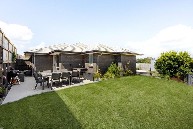 2/36 Ladeira Place, Fitzroy, Hamilton - Carousel 1