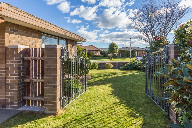 29 Ben Nevis Drive, Broomfield, Christchurch - Carousel 1