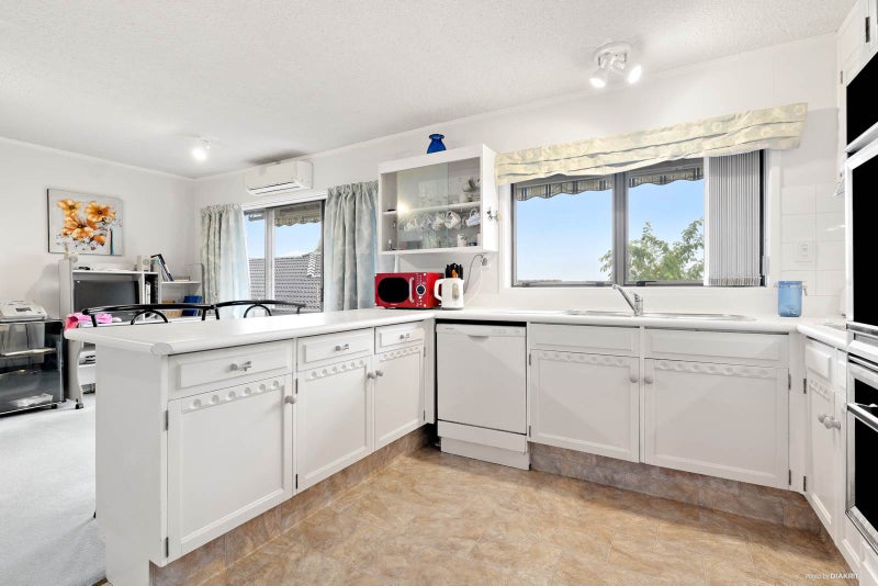 5 Somerville Road, Shelly Park, Auckland - Carousel 2