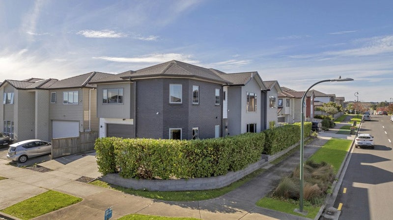 26 Hikuawa Road, Flat Bush, Auckland - Carousel 2