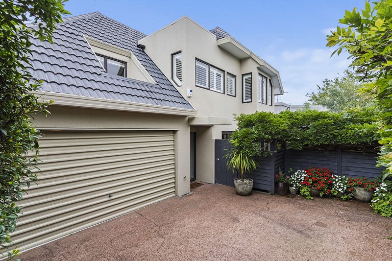 2/7 Ngaio Street, Orakei, Auckland - Carousel 28