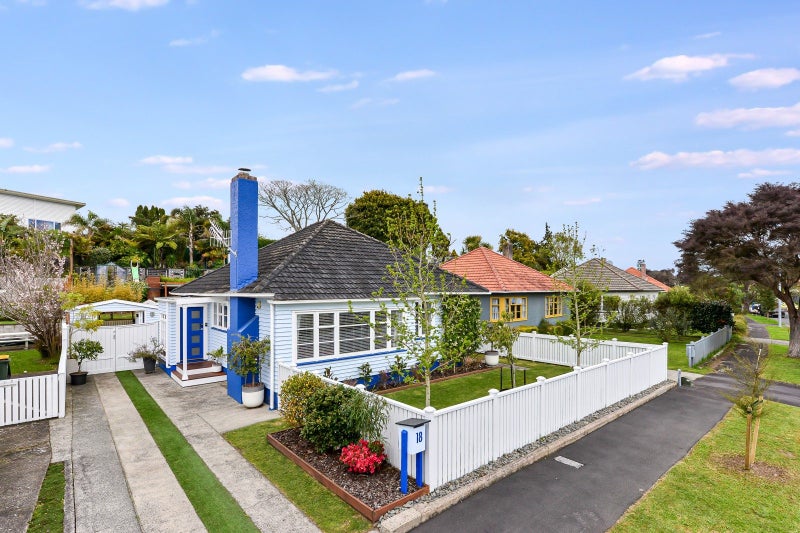 18 Galway Avenue, Hamilton East, Hamilton - Carousel 1