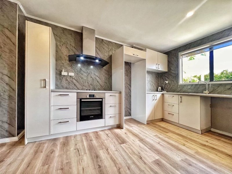 166 Carlisle Road, Northcross, Auckland - Carousel 1