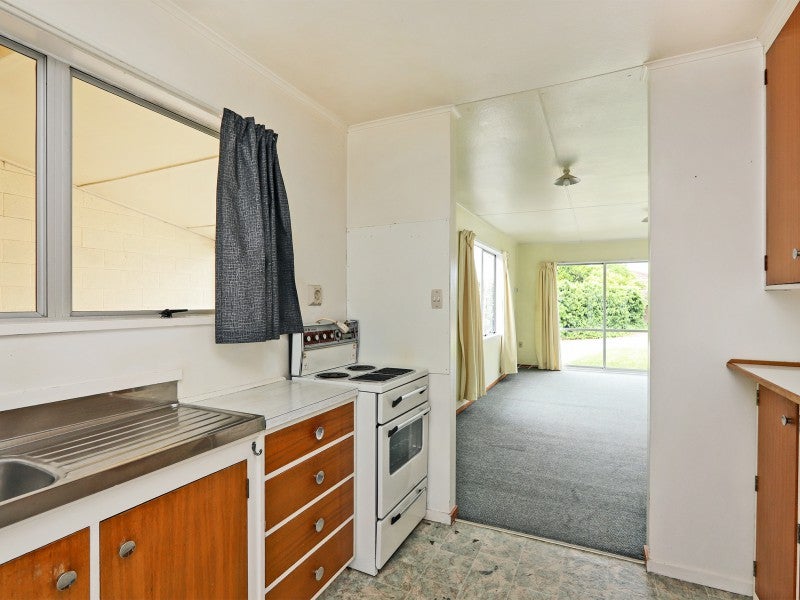 82 Wynyard Crescent, Tamatea, Napier - Carousel 2