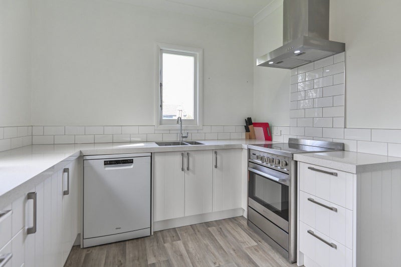 302 Charles Street, Saint Leonards, Hastings - Carousel 2