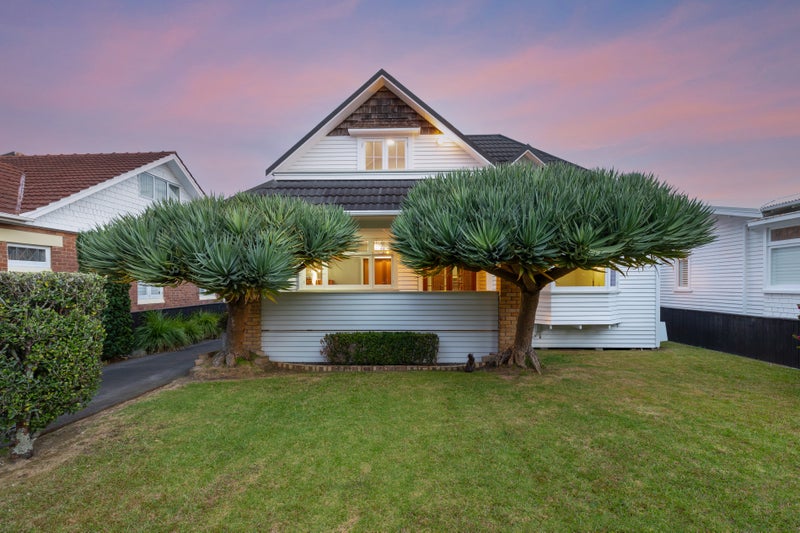 67 Harbour View Road, Point Chevalier, Auckland - Carousel 1