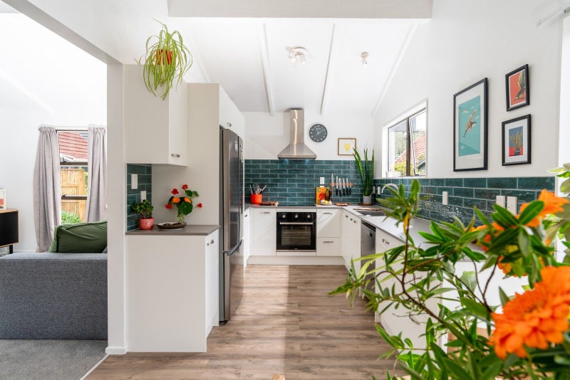 42 Weka Street, Miramar, Wellington - Carousel 1