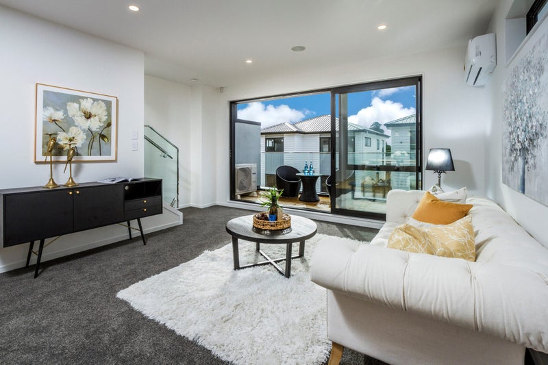 4/19 Kingdale Road, Henderson, Auckland - Carousel 2