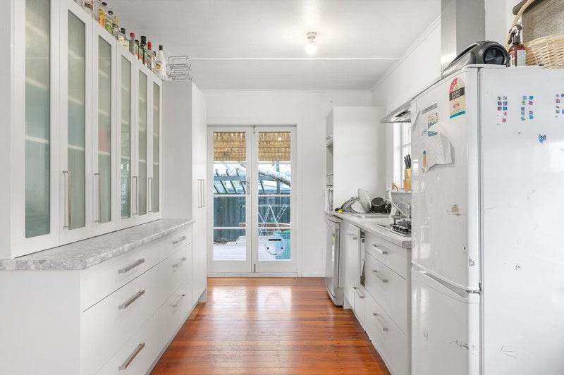 27 Somme Crescent, Hillcrest, Hamilton - Carousel 2