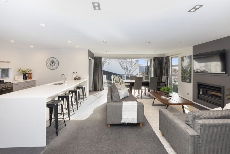 20 Rushden Rise, Westmorland, Christchurch - Carousel 2