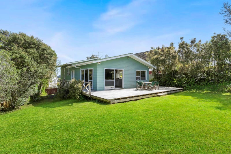 1/28 Tree View Avenue , Glenfield, Auckland - Carousel 1