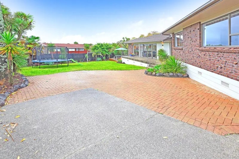 10 Rene Place, Sunnyhills, Auckland - Carousel 16