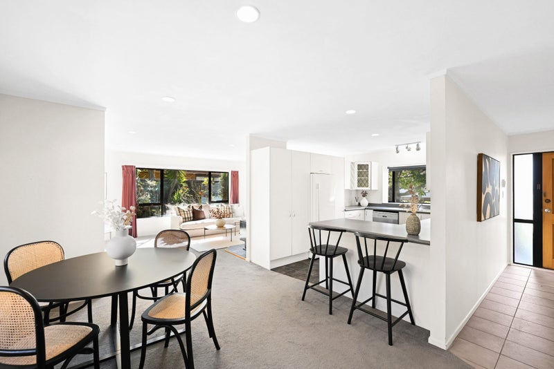 13 Discovery Drive, Flagstaff, Hamilton - Carousel 2