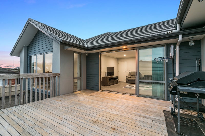 22B Hastie Avenue, Mangere Bridge, Auckland - Carousel 1