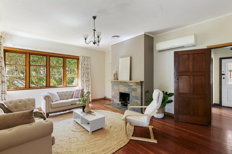 65 Delhi Crescent, Khandallah, Wellington - Carousel 2