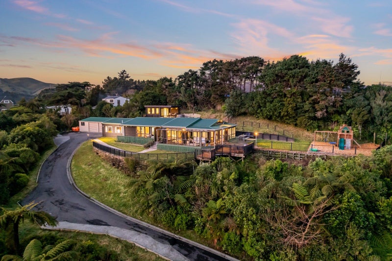 21 Renoir Avenue, Belmont, Lower Hutt - Carousel 1