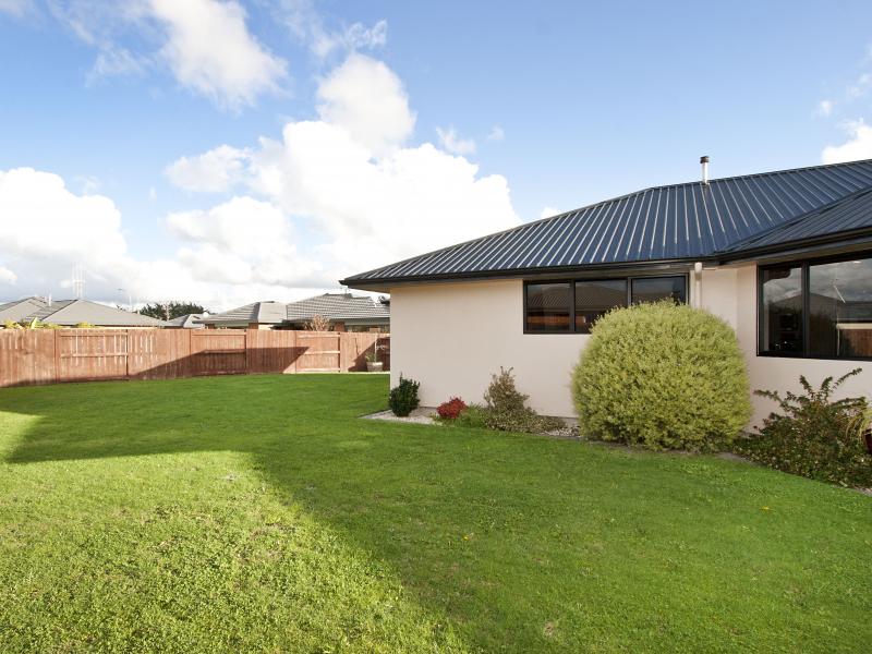 15 Daniel Place, Kelvin Grove, Palmerston North - Carousel 15