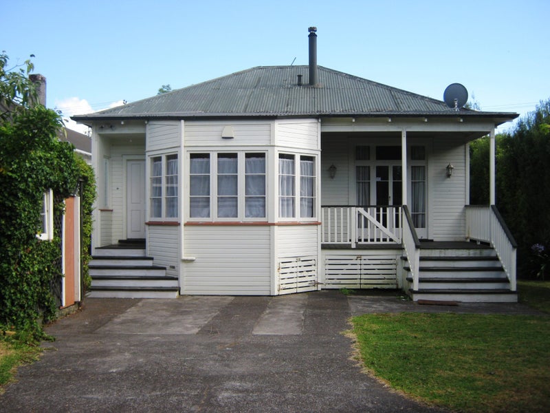 30 Rotomahana Terrace, Remuera, Auckland - Carousel 2