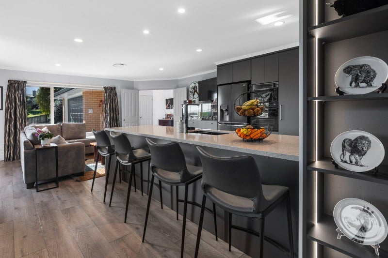 19 Roger Guy Place, Welcome Bay, Tauranga - Carousel 1