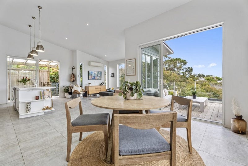 16 George Street, Surfdale, Waiheke Island - Carousel 2