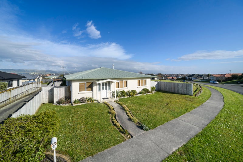93 Parnell Heights, KELVIN GROVE, PALMERSTON NORTH - Carousel 1