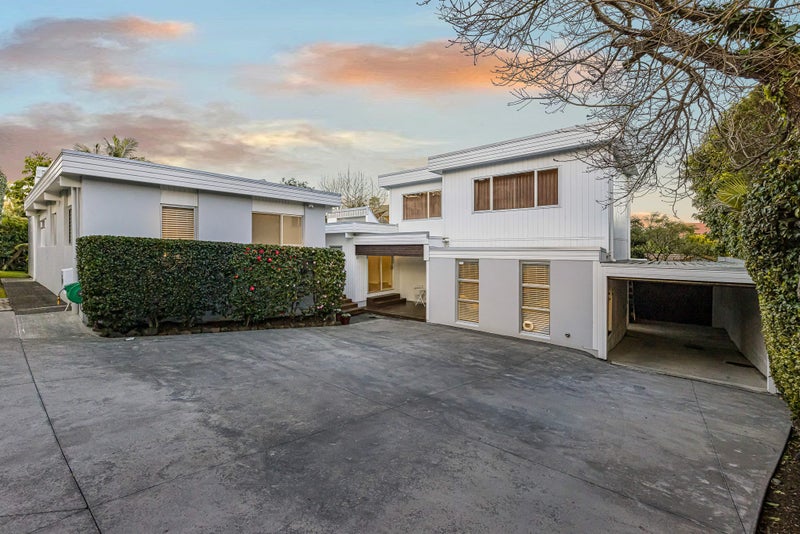 16 Prestige Place, Castor Bay, Auckland - Carousel 2